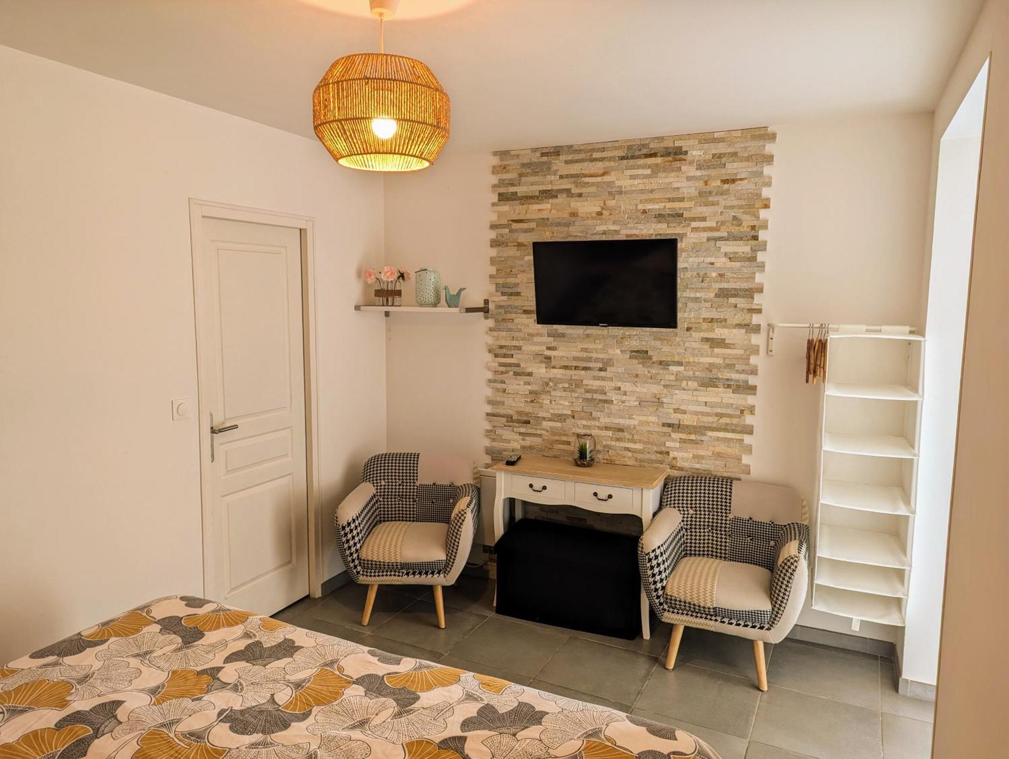 Studio Les Chambres De La Source - Milouin Sancourt  Екстер'єр фото
